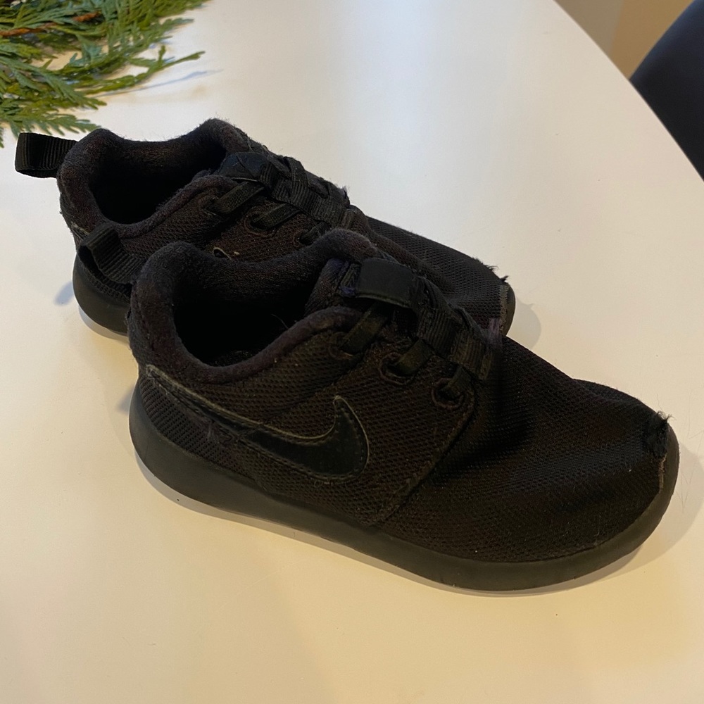 Toddler boy Nike sneakers
